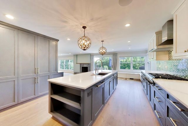 4044 Chester Drive, Glenview, IL 60026