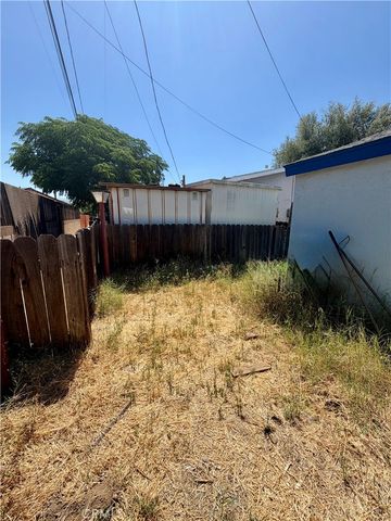 500 E Thornton Avenue, Hemet, CA 92543