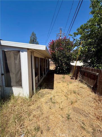 500 E Thornton Avenue, Hemet, CA 92543