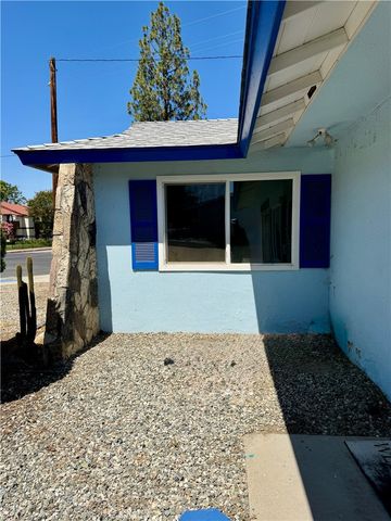 500 E Thornton Avenue, Hemet, CA 92543