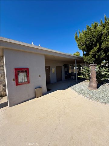 500 E Thornton Avenue, Hemet, CA 92543
