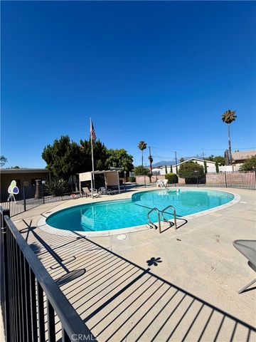 500 E Thornton Avenue, Hemet, CA 92543