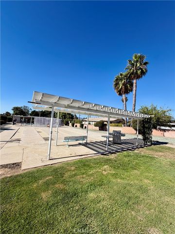 500 E Thornton Avenue, Hemet, CA 92543