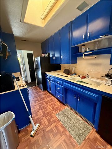 500 E Thornton Avenue, Hemet, CA 92543