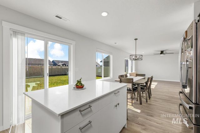 11097 Cart St, Caldwell, ID 83605