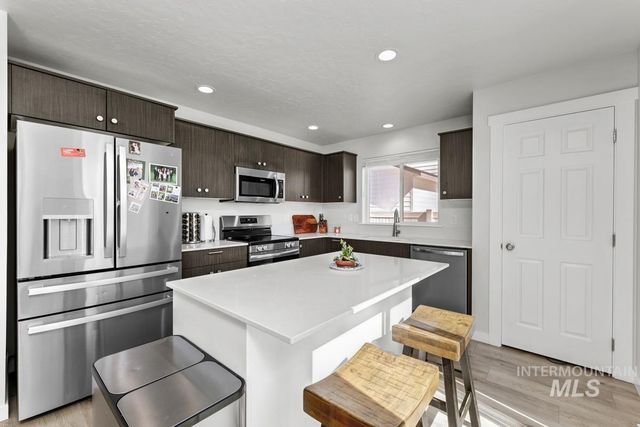 11097 Cart St, Caldwell, ID 83605