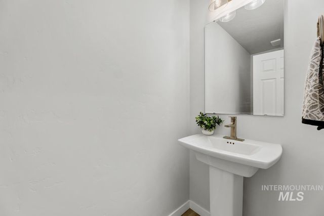 11097 Cart St, Caldwell, ID 83605