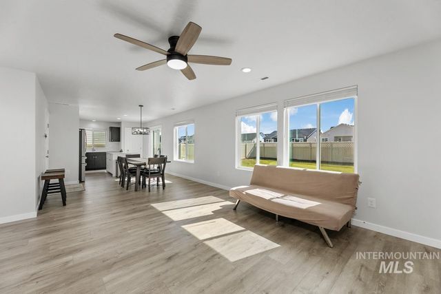 11097 Cart St, Caldwell, ID 83605
