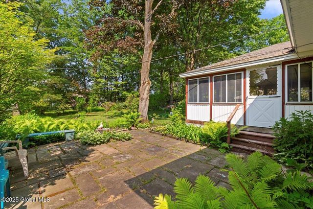 42 Brockley Drive, Bethlehem, NY 12054