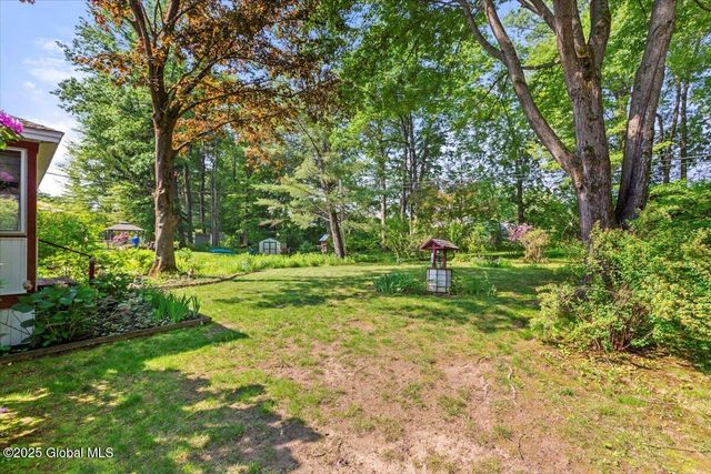 42 Brockley Drive, Bethlehem, NY 12054