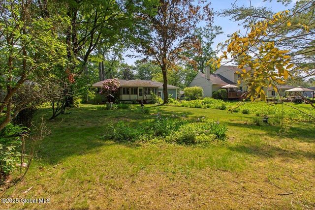 42 Brockley Drive, Bethlehem, NY 12054