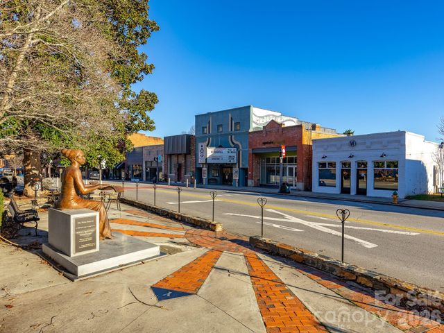 55 S Trade Street, Tryon, NC 28782