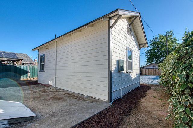 827 B Street, Fresno, CA 93706