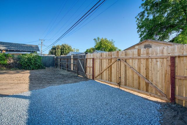 827 B Street, Fresno, CA 93706
