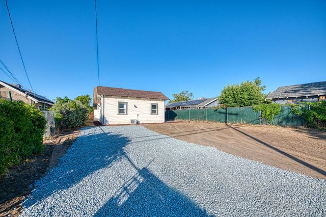 827 B Street, Fresno, CA 93706