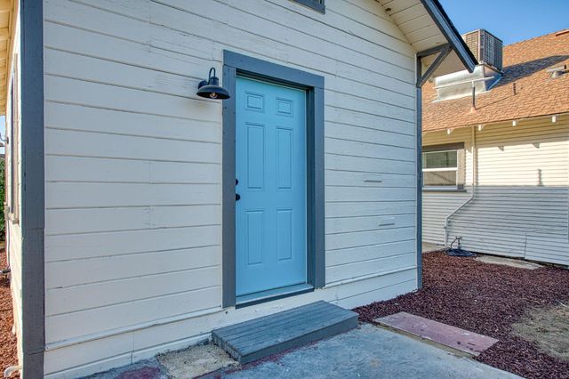 827 B Street, Fresno, CA 93706