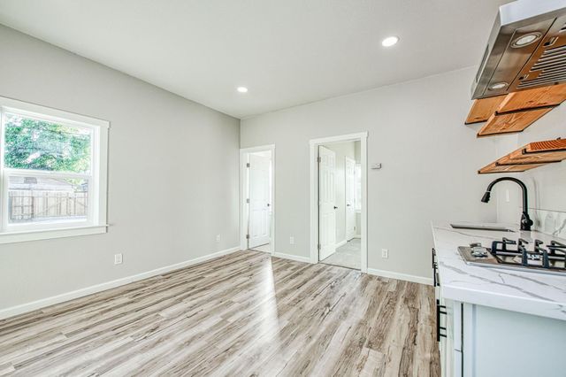 827 B Street, Fresno, CA 93706
