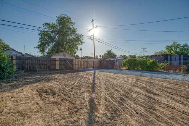 827 B Street, Fresno, CA 93706