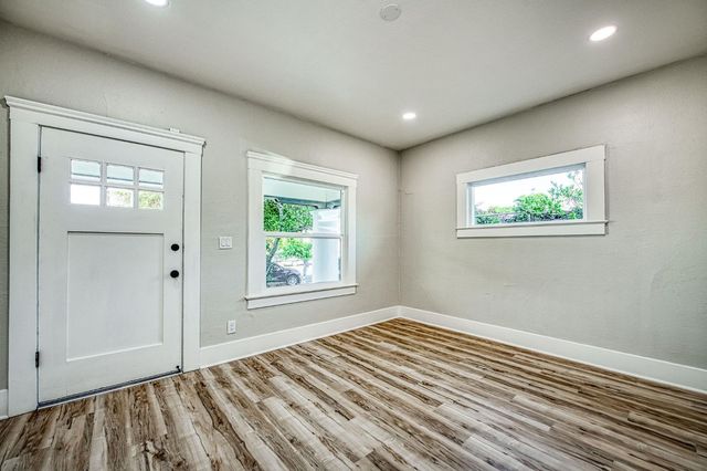827 B Street, Fresno, CA 93706