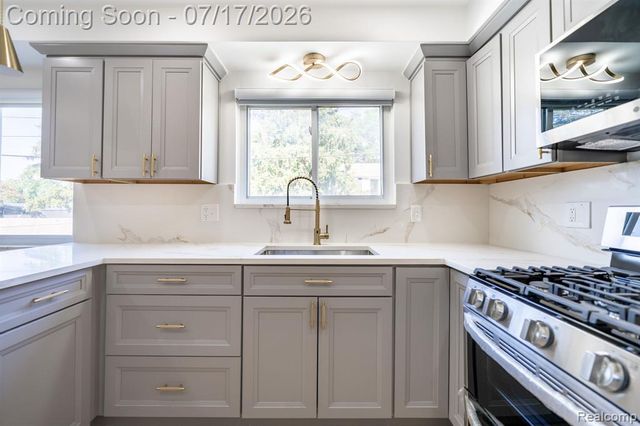 27426 Marshall Street, Southfield, MI 48076