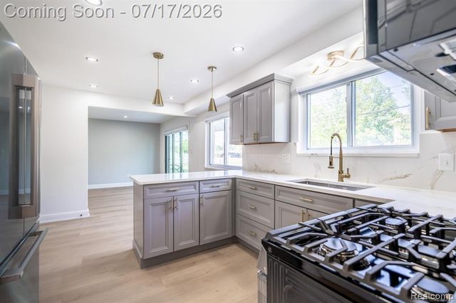 27426 Marshall Street, Southfield, MI 48076