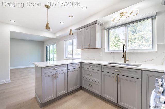 27426 Marshall Street, Southfield, MI 48076