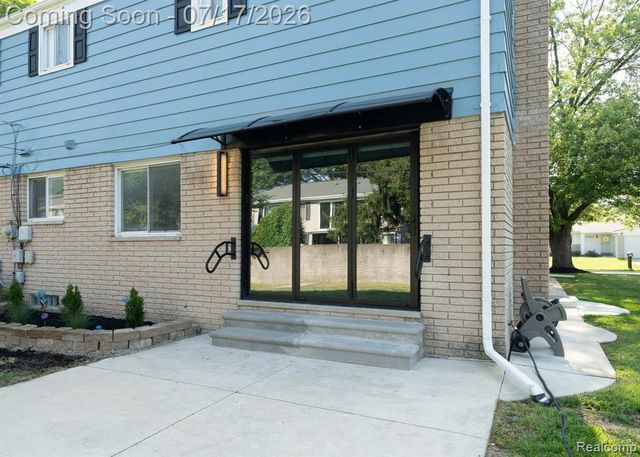 27426 Marshall Street, Southfield, MI 48076