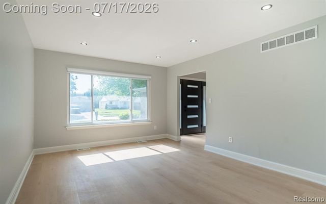 27426 Marshall Street, Southfield, MI 48076