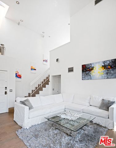 432 S Hamel Road 302, Los Angeles, CA 90048