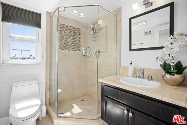 432 S Hamel Road 302, Los Angeles, CA 90048