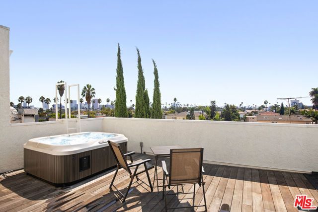 432 S Hamel Road 302, Los Angeles, CA 90048