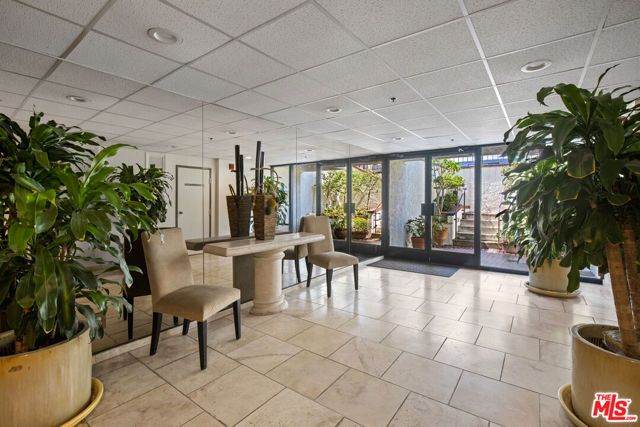 432 S Hamel Road 302, Los Angeles, CA 90048