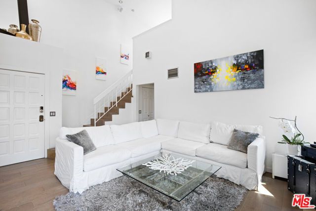 432 S Hamel Road 302, Los Angeles, CA 90048