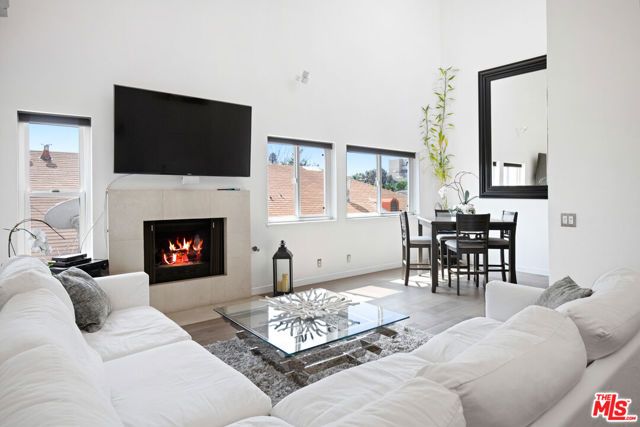 432 S Hamel Road 302, Los Angeles, CA 90048