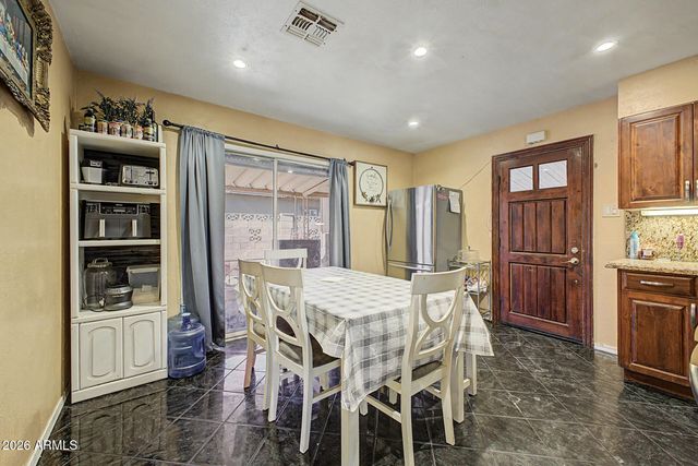 6909 W Wolf Street, Phoenix, AZ 85033