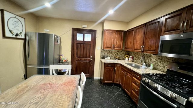 6909 W Wolf Street, Phoenix, AZ 85033