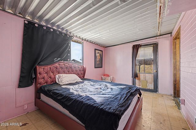 6909 W Wolf Street, Phoenix, AZ 85033
