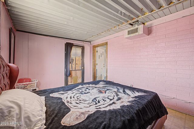 6909 W Wolf Street, Phoenix, AZ 85033
