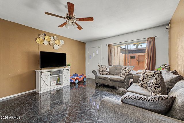 6909 W Wolf Street, Phoenix, AZ 85033