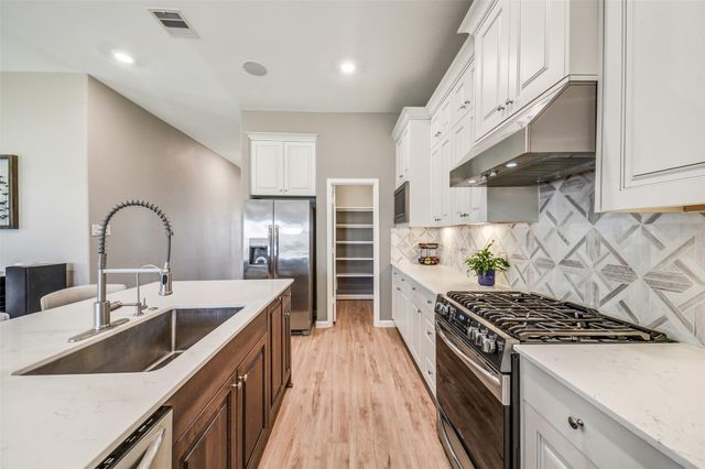 2450 Rosemary Sage Drive, Brookshire, TX 77423