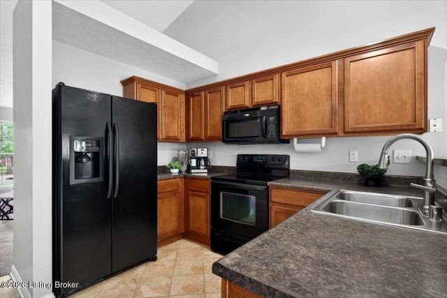 3212 Stony Farm Dr, Jeffersontown, KY 40299