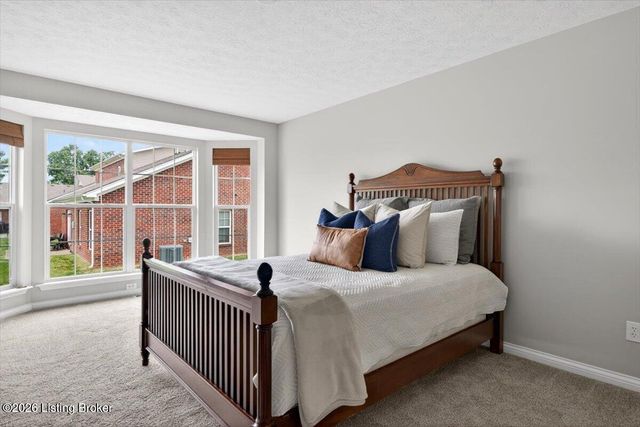 3212 Stony Farm Dr, Jeffersontown, KY 40299