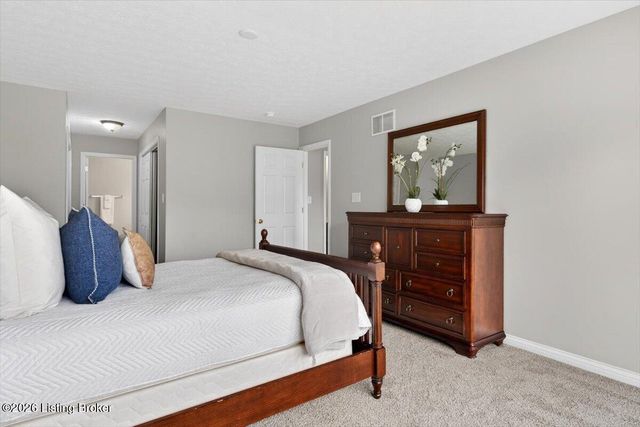 3212 Stony Farm Dr, Jeffersontown, KY 40299