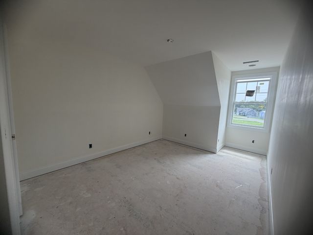 565 Hiwassee Rd, Lebanon, TN 37087