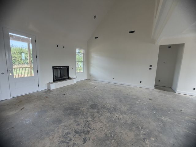 565 Hiwassee Rd, Lebanon, TN 37087