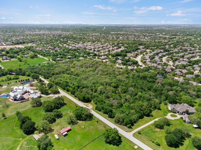 8801 Indian Knoll Trail, Keller, TX 76248
