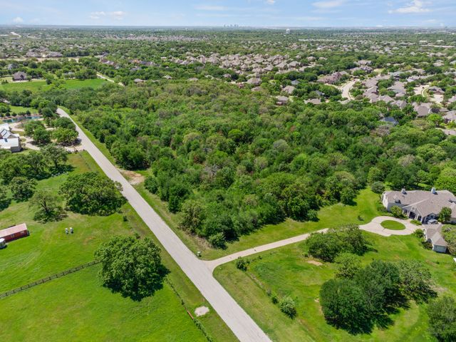 8801 Indian Knoll Trail, Keller, TX 76248