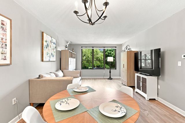 210 Nahanton St 116, Newton, MA 02459