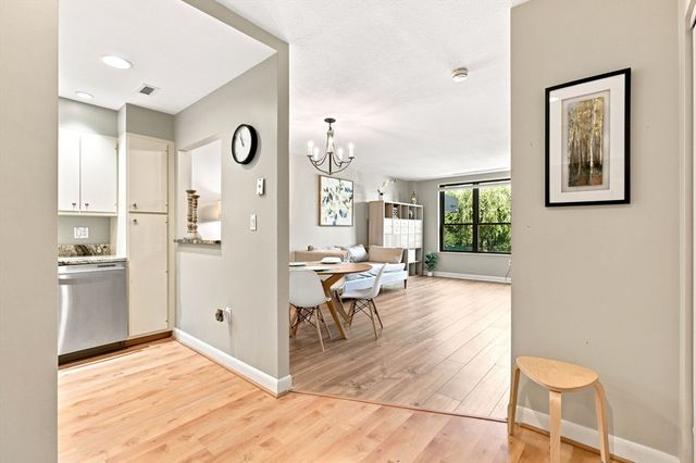 210 Nahanton St 116, Newton, MA 02459