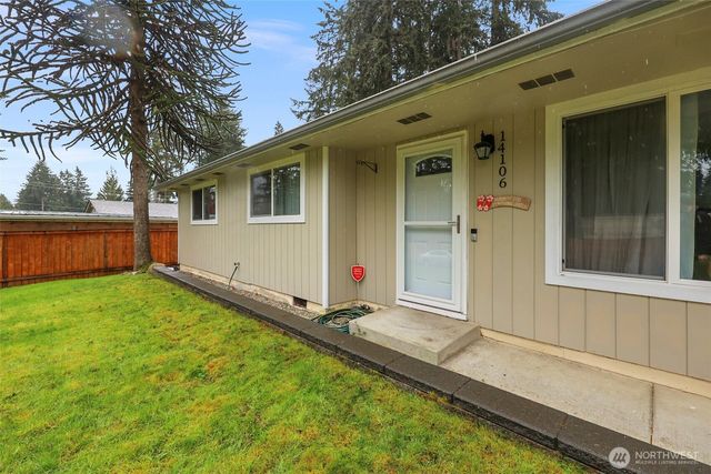14106 Cascadian Way, Everett, WA 98208